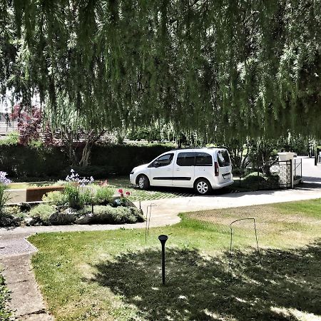 Lindo Lugar - Just A 7 Minute Walk From The Airport Bed & Breakfast Meyrin Exterior photo