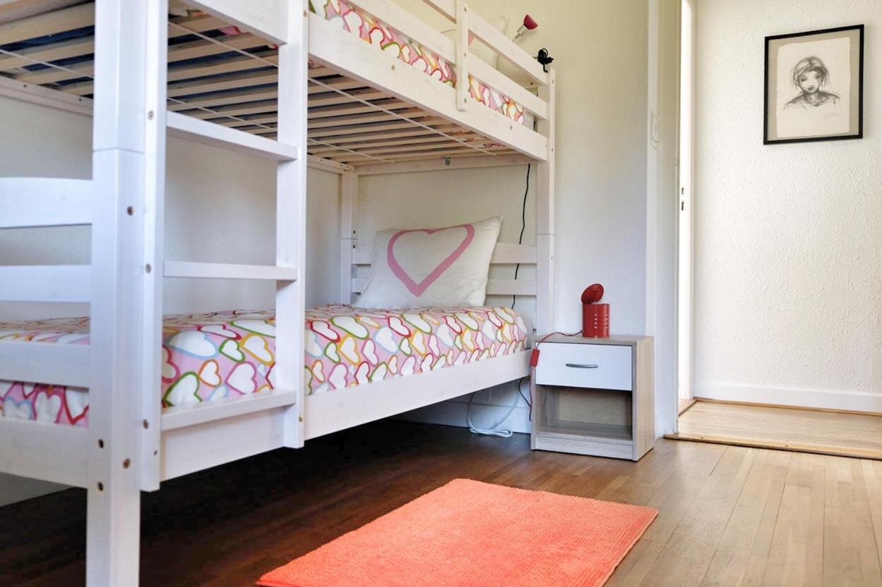 Lindo Lugar - Just A 7 Minute Walk From The Airport Bed & Breakfast Meyrin Exterior photo