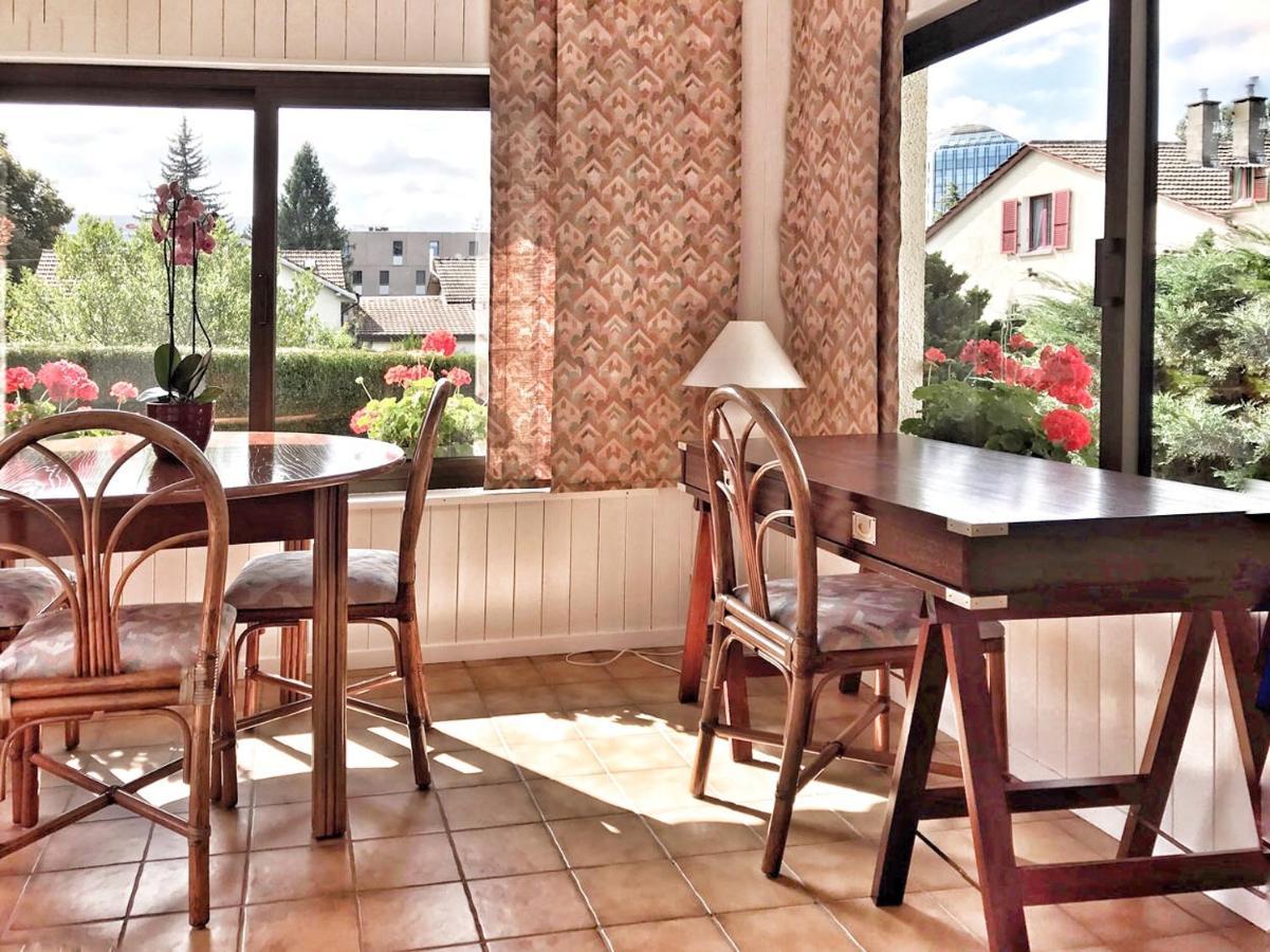 Lindo Lugar - Just A 7 Minute Walk From The Airport Bed & Breakfast Geneva Exterior photo