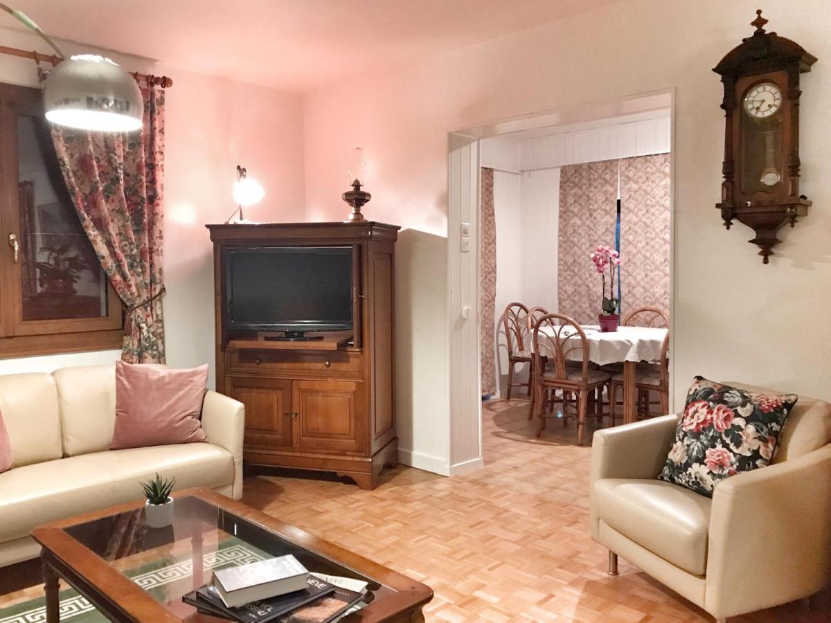 Lindo Lugar - Just A 7 Minute Walk From The Airport Bed & Breakfast Meyrin Exterior photo