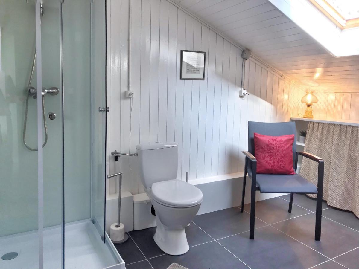 Lindo Lugar - Just A 7 Minute Walk From The Airport Bed & Breakfast Meyrin Exterior photo